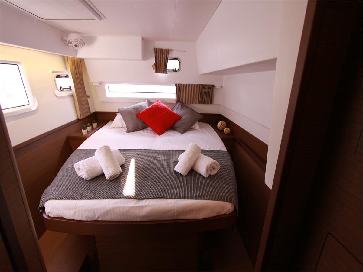 Lagoon 42 - 4 + 2 cab. — photo 26