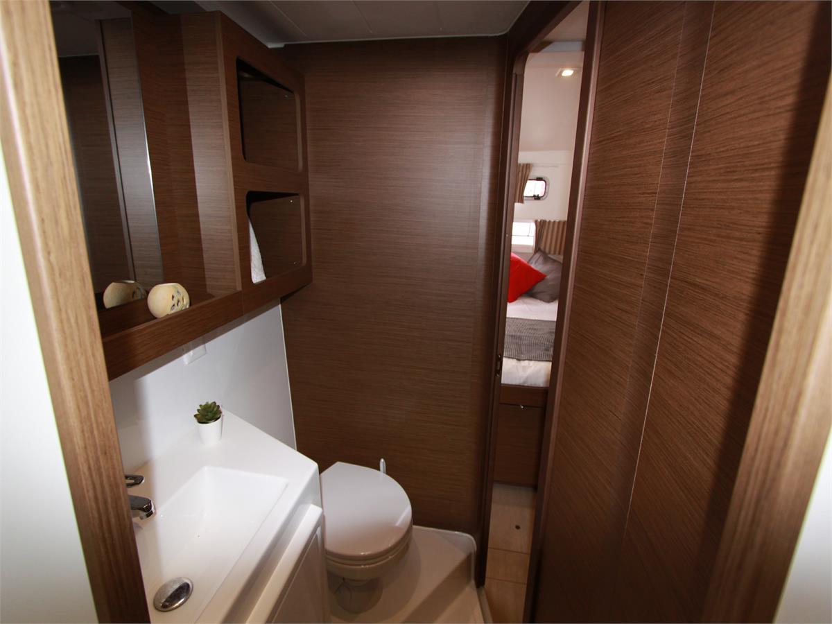 Lagoon 42 - 4 + 2 cab. — photo 32