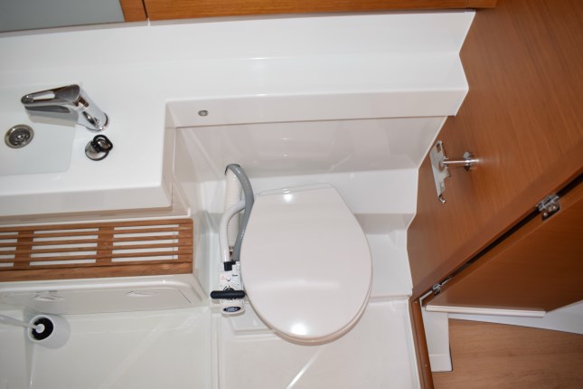 Sun Odyssey 490 - 5 cab. — photo 11
