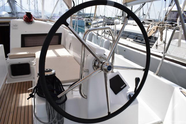 Sun Odyssey 440 - 4 cab. — photo 4