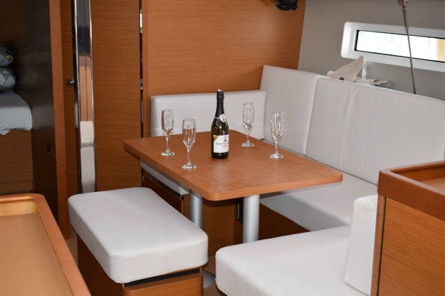 Sun Odyssey 440 - 4 cab. — photo 7