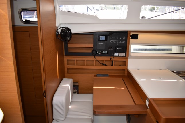 Sun Odyssey 440 - 4 cab. — photo 9