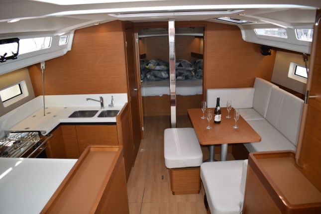 Sun Odyssey 440 - 4 cab. — photo 10