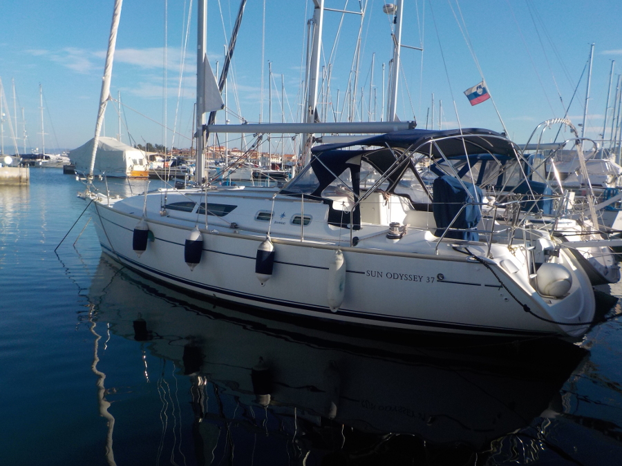 Sun Odyssey 37 — photo 4