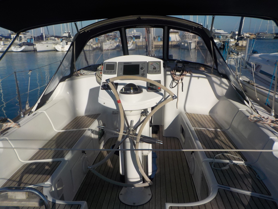 Sun Odyssey 37 — photo 5