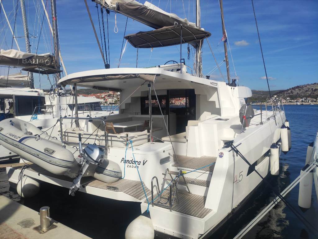 Bali 4.5 - 4 + 2 cab. — photo 28