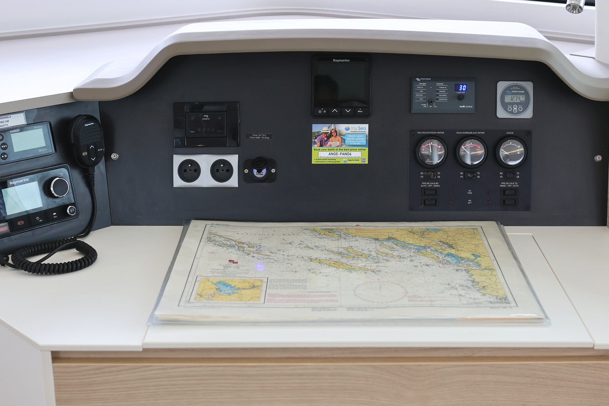 Bali 4.5 - 4 + 2 cab. — photo 21