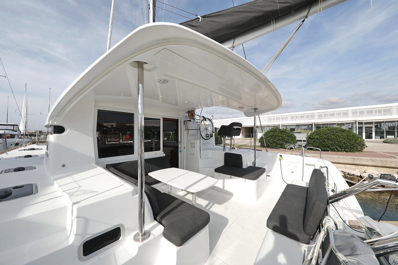 Lagoon 40 - 4 + 2 cab — photo 7