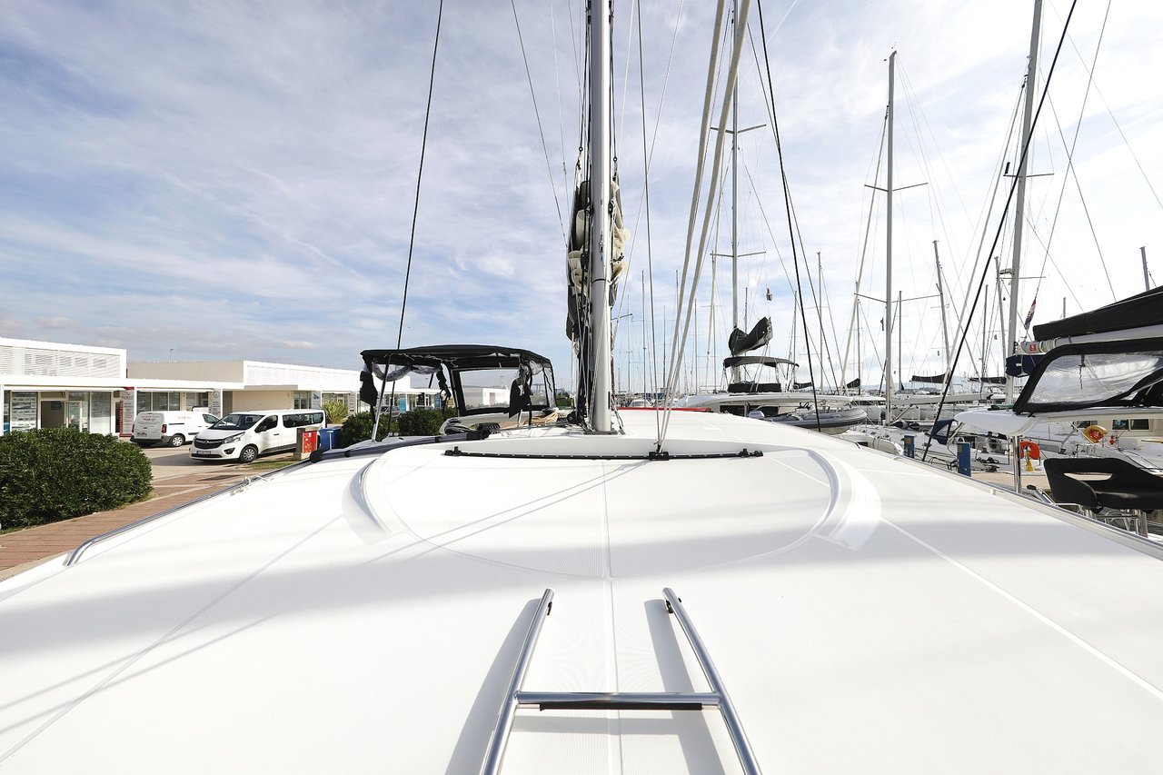 Lagoon 40 - 4 + 2 cab — photo 11