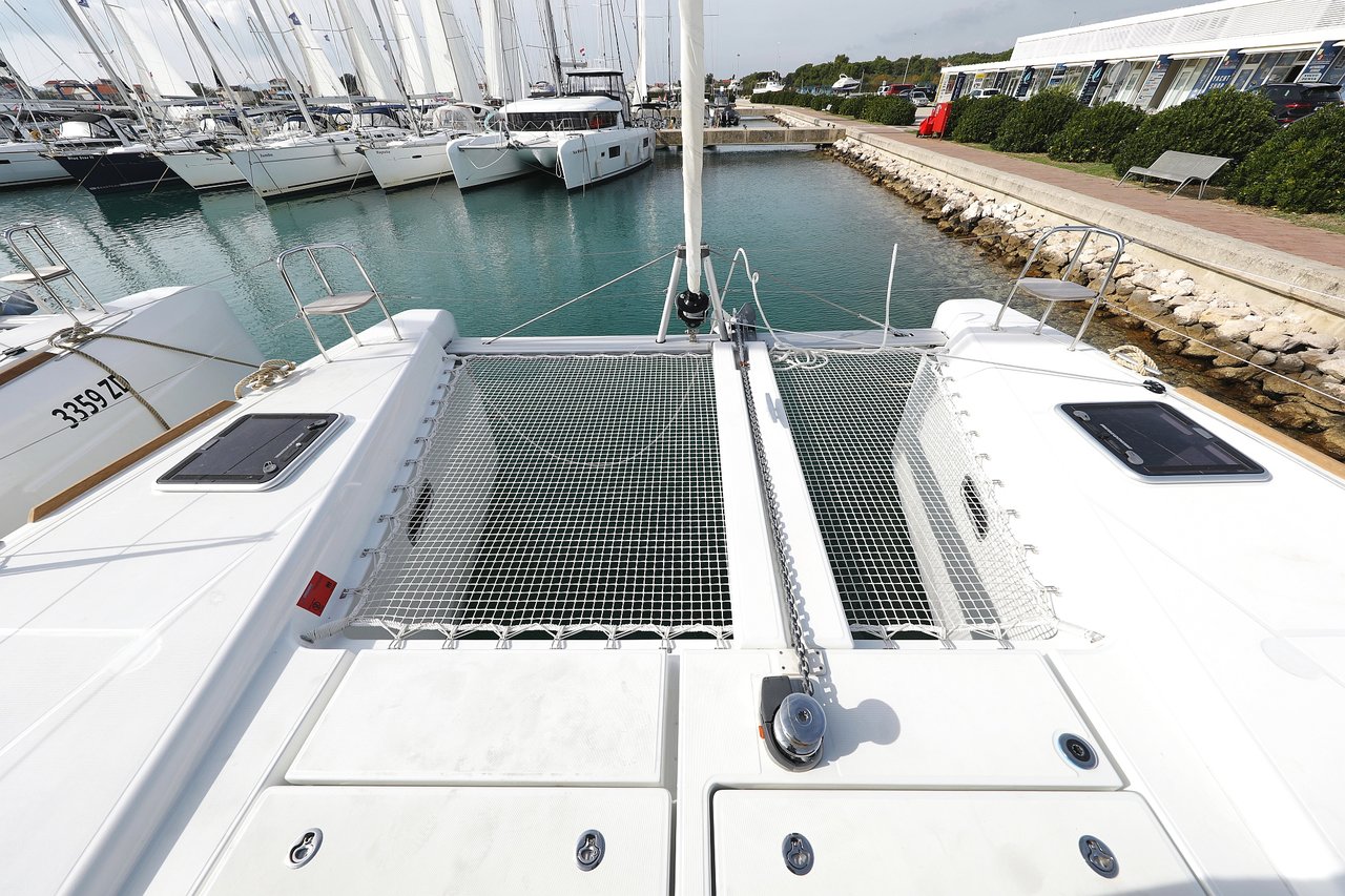 Lagoon 40 - 4 + 2 cab — photo 12
