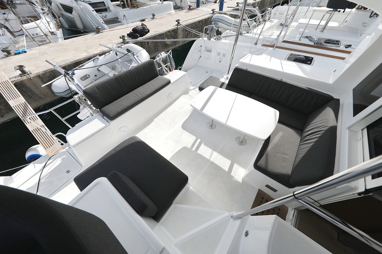 Lagoon 40 - 4 + 2 cab — photo 15
