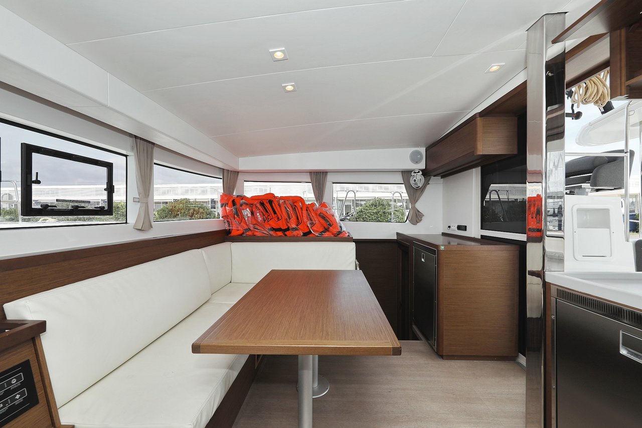 Lagoon 40 - 4 + 2 cab — photo 18