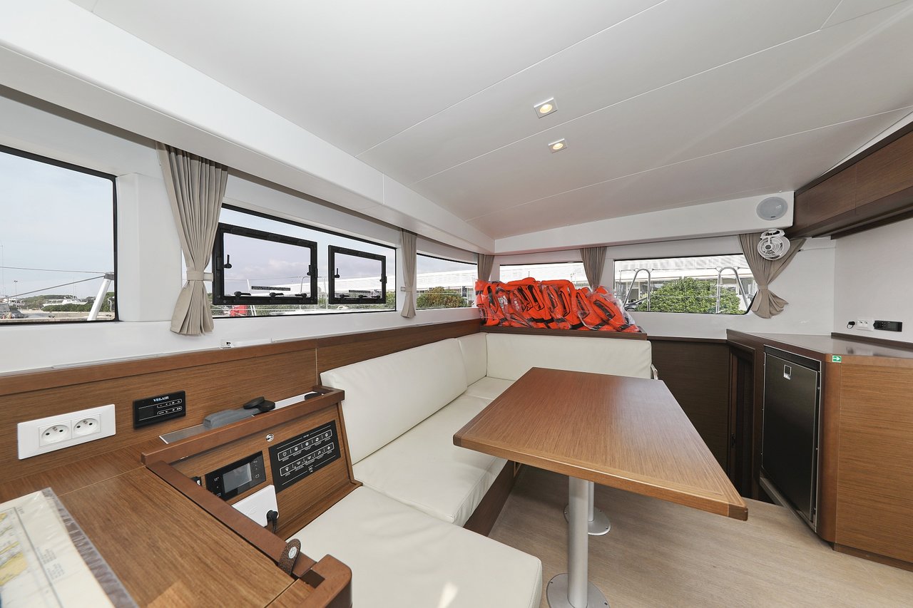 Lagoon 40 - 4 + 2 cab — photo 19