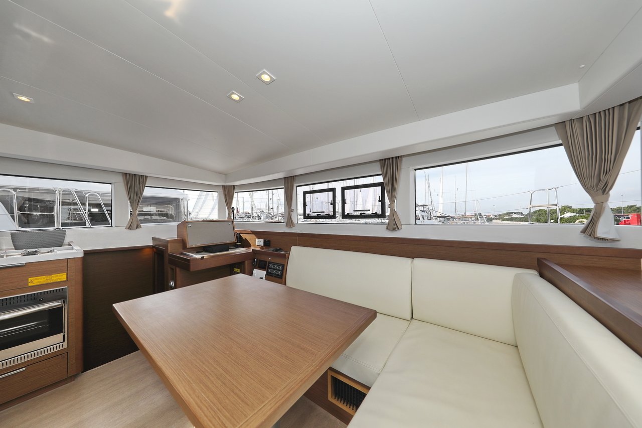 Lagoon 40 - 4 + 2 cab — photo 20