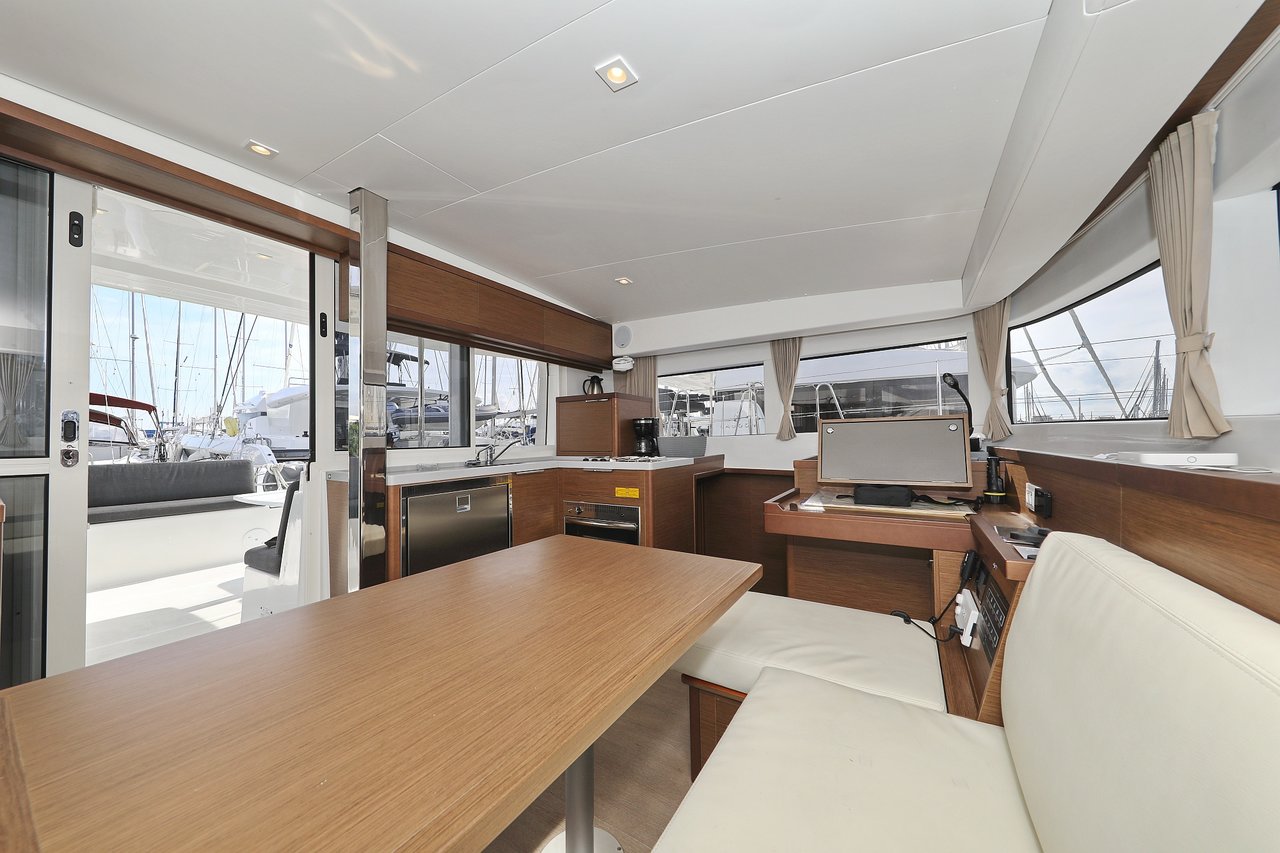 Lagoon 40 - 4 + 2 cab — photo 21