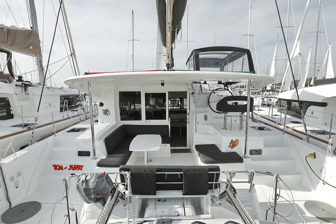 Lagoon 40 - 4 + 2 cab — photo 3