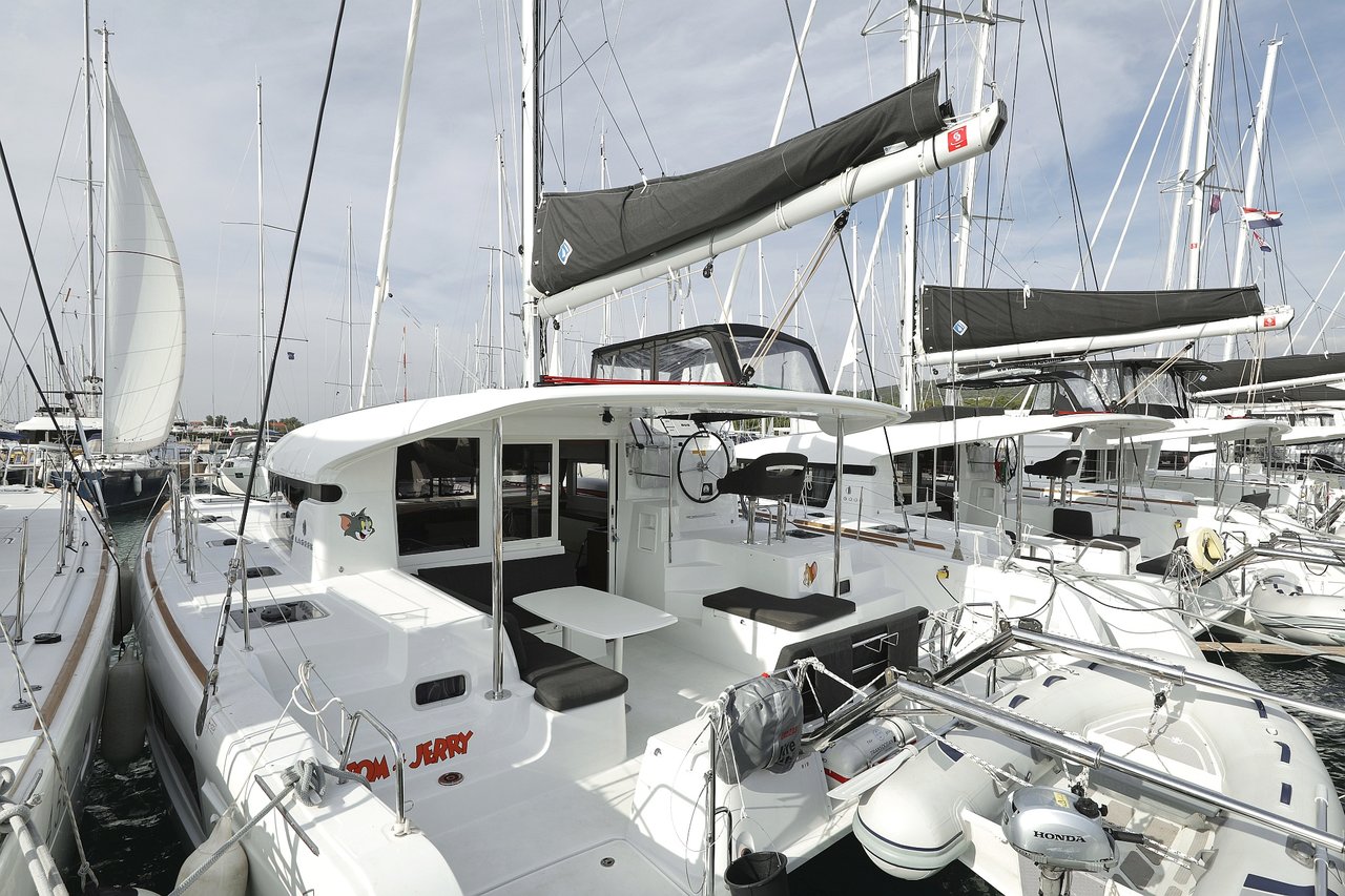 Lagoon 40 - 4 + 2 cab — photo 4