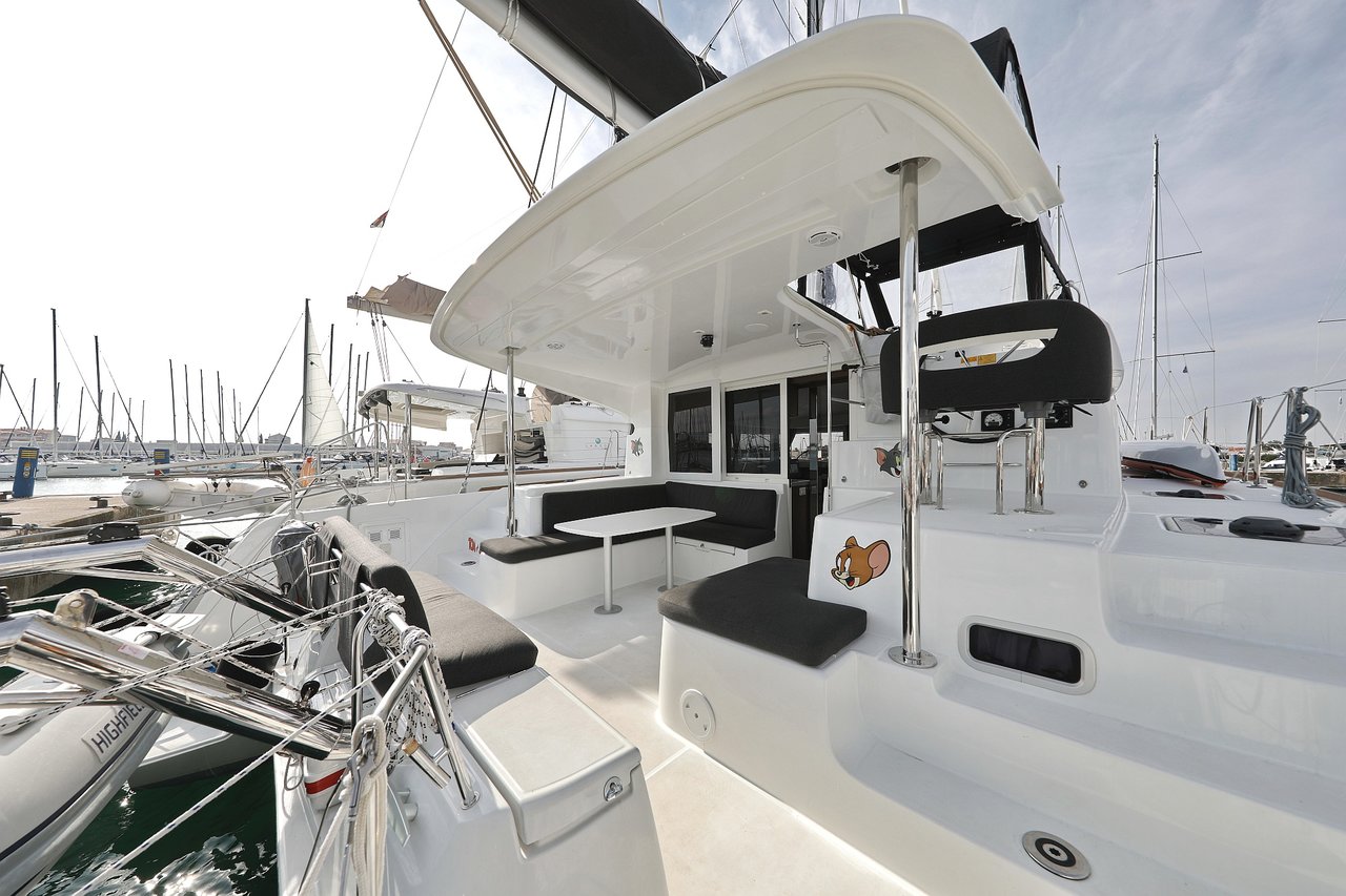Lagoon 40 - 4 + 2 cab — photo 6