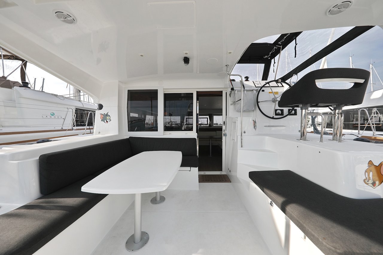 Lagoon 40 - 4 + 2 cab — photo 7