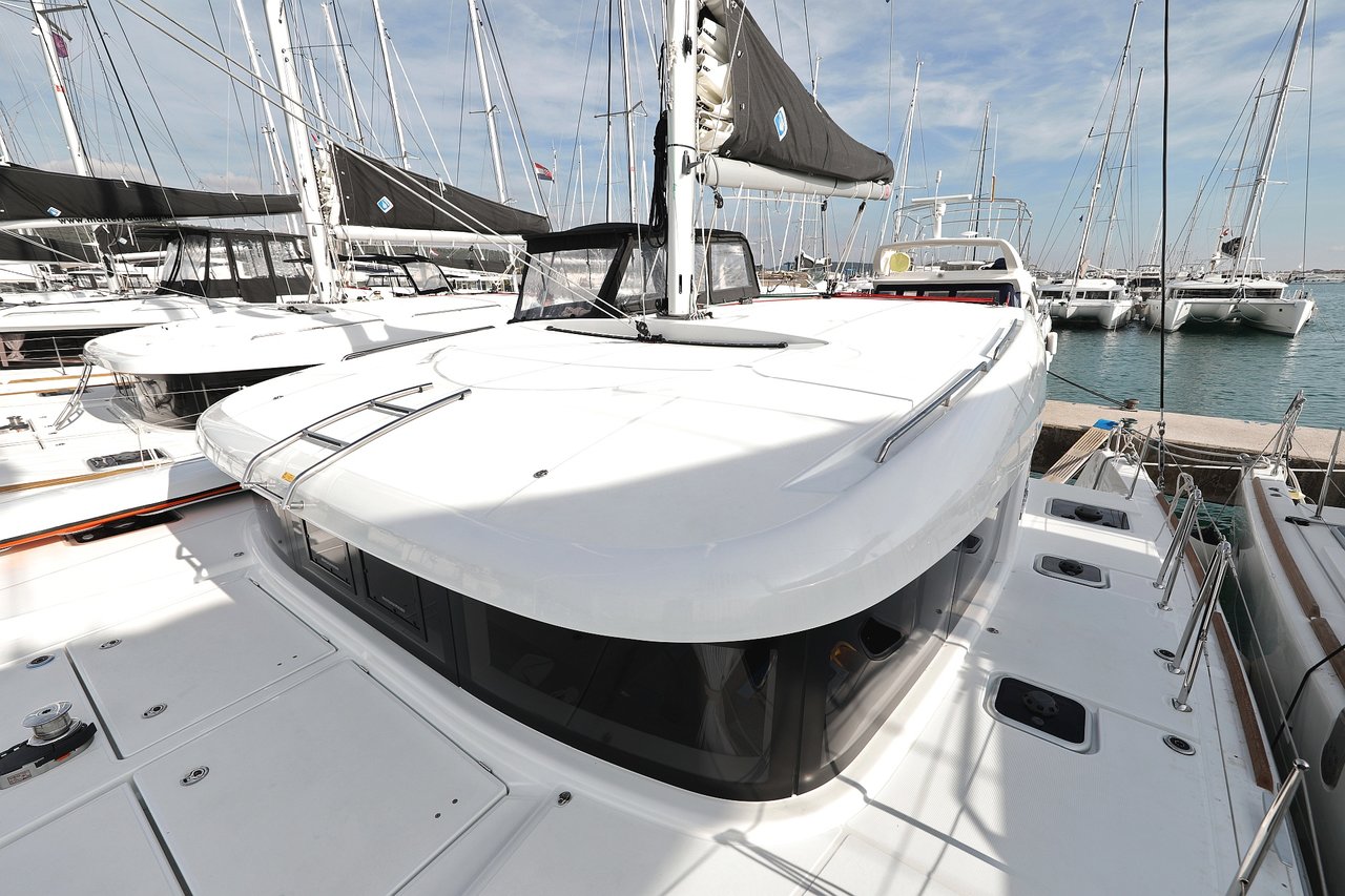 Lagoon 40 - 4 + 2 cab — photo 11