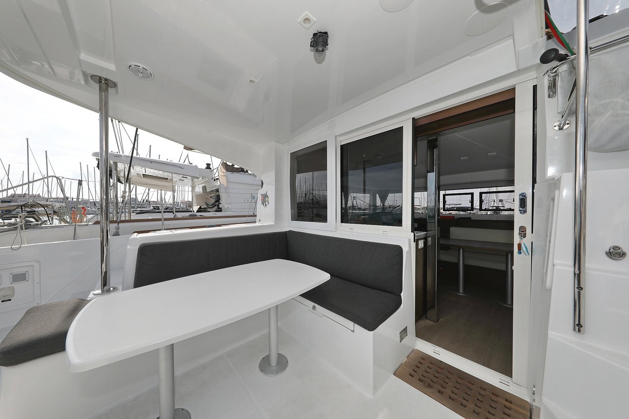 Lagoon 40 - 4 + 2 cab — photo 14