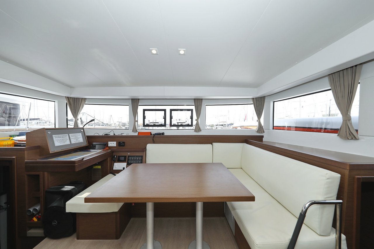 Lagoon 40 - 4 + 2 cab — photo 16