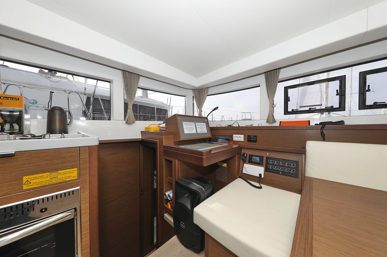 Lagoon 40 - 4 + 2 cab — photo 20