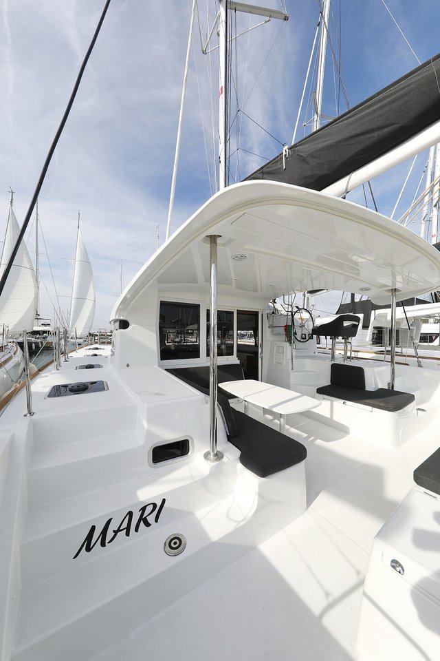 Lagoon 40 - 4 + 2 cab — photo 4