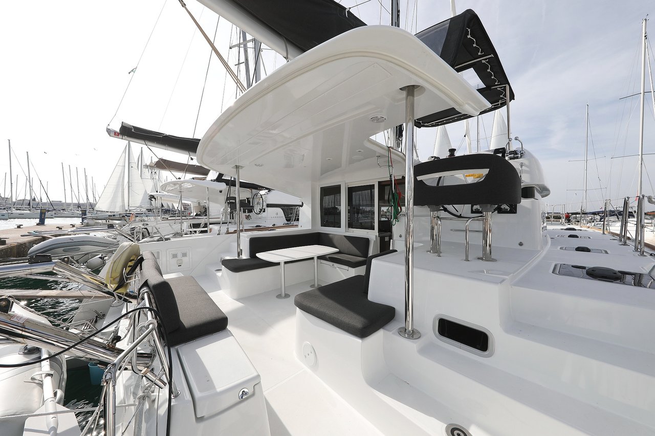 Lagoon 40 - 4 + 2 cab — photo 6