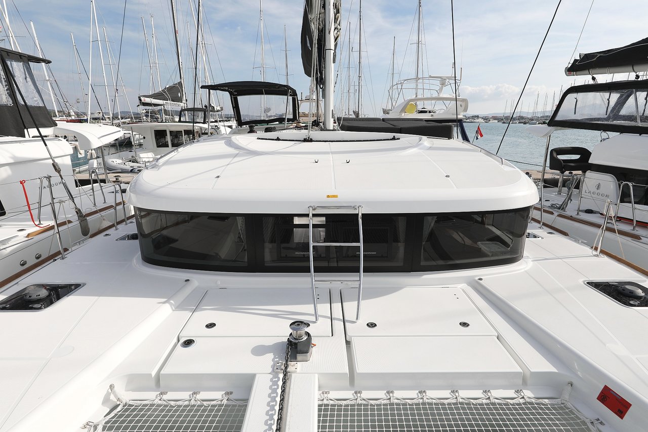 Lagoon 40 - 4 + 2 cab — photo 8