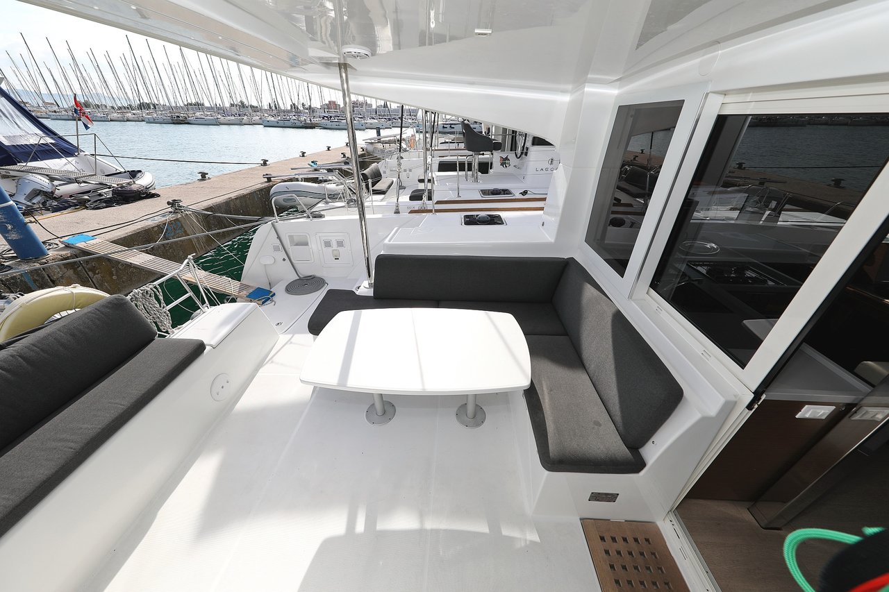 Lagoon 40 - 4 + 2 cab — photo 14
