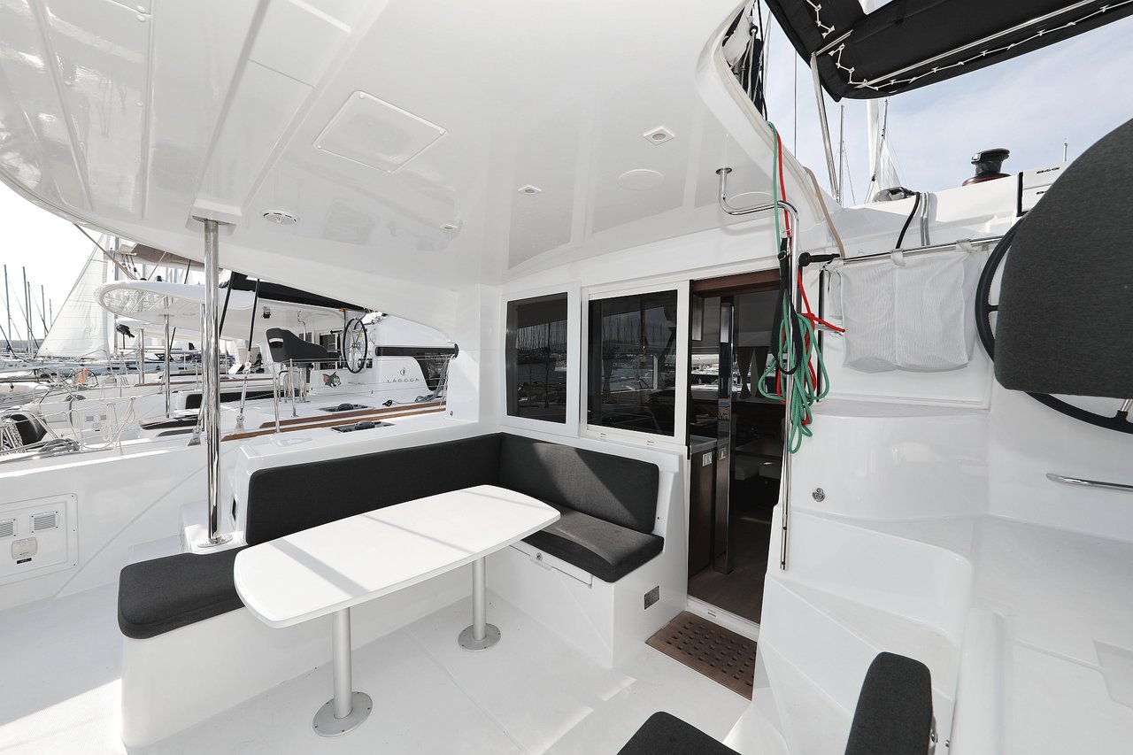 Lagoon 40 - 4 + 2 cab — photo 15