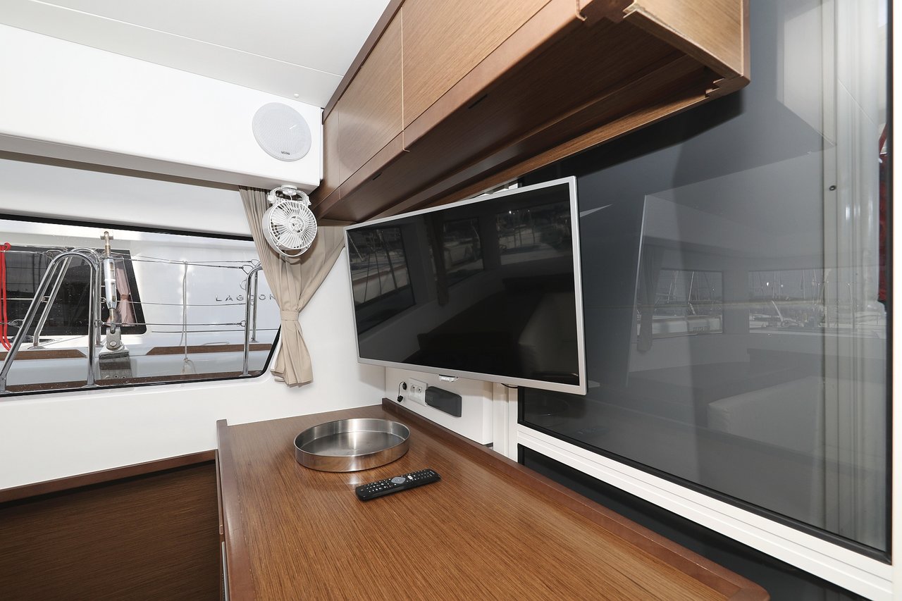 Lagoon 40 - 4 + 2 cab — photo 24