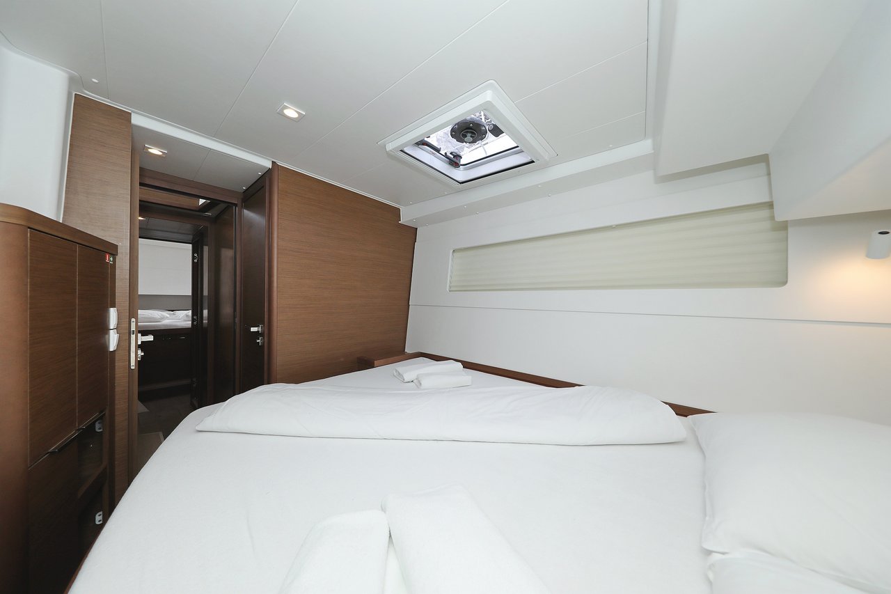 Lagoon 40 - 4 + 2 cab — photo 30