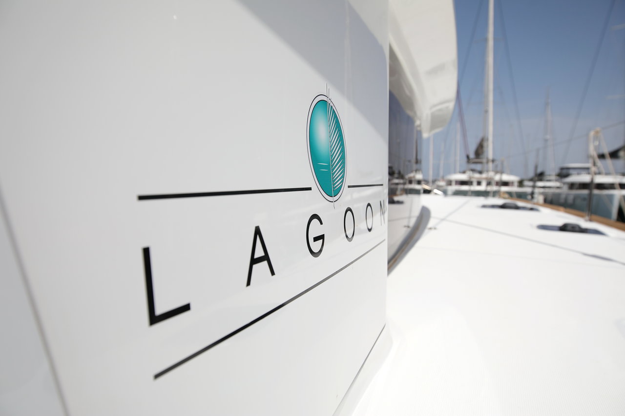 Lagoon 400 S2 - 4 + 2 cab. — photo 12