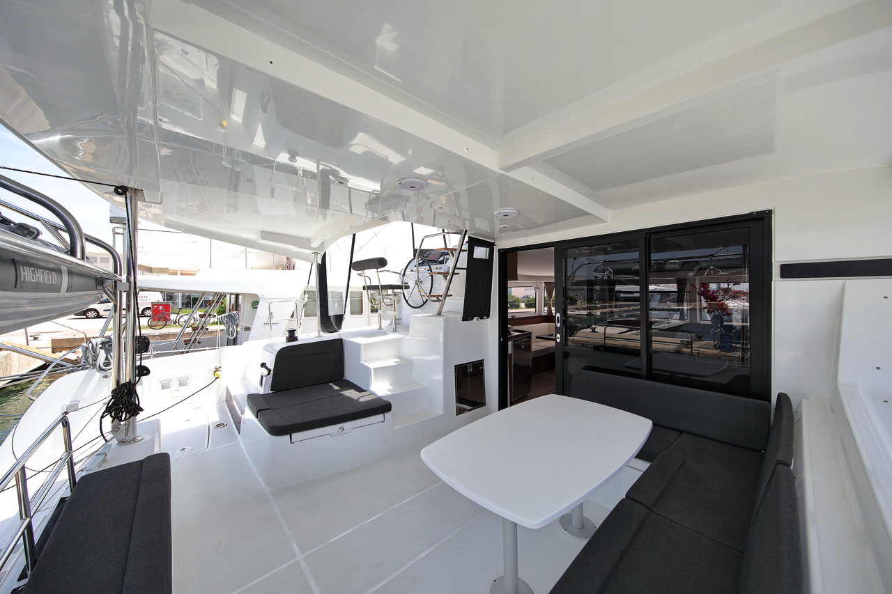 Lagoon 42 - 4 + 2 cab. — photo 4