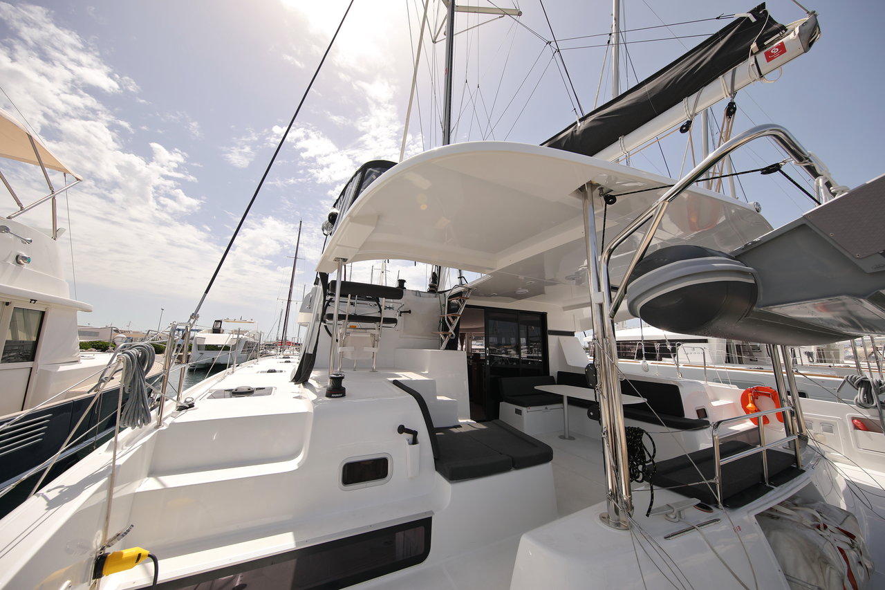 Lagoon 42 - 4 + 2 cab. — photo 5