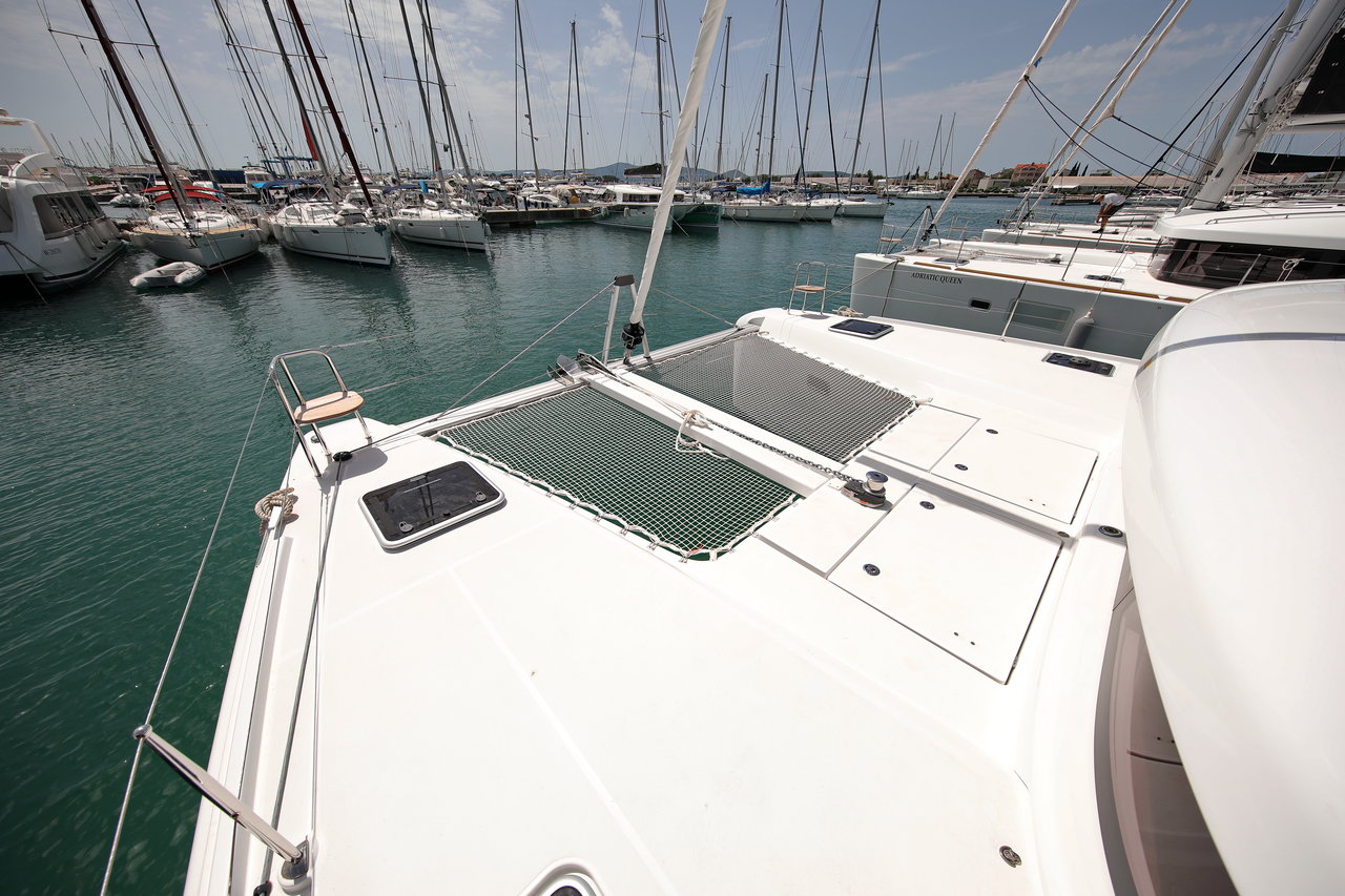 Lagoon 42 - 4 + 2 cab. — photo 6