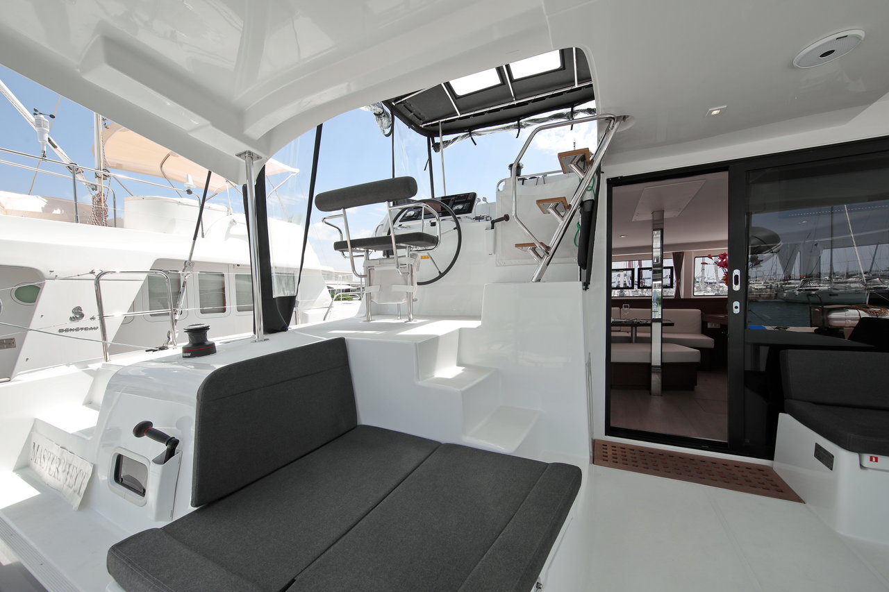 Lagoon 42 - 4 + 2 cab. — photo 10