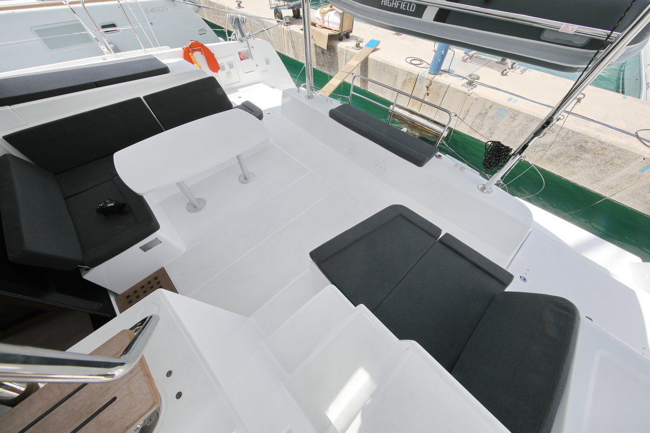 Lagoon 42 - 4 + 2 cab. — photo 11
