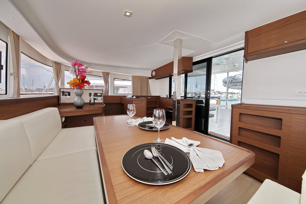 Lagoon 42 - 4 + 2 cab. — photo 14