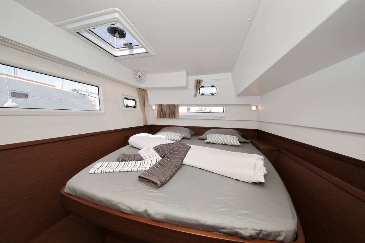 Lagoon 42 - 4 + 2 cab. — photo 15