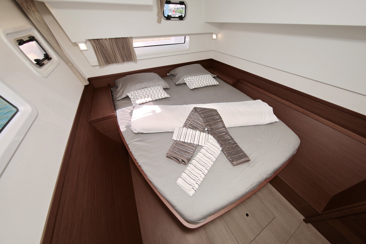 Lagoon 42 - 4 + 2 cab. — photo 16