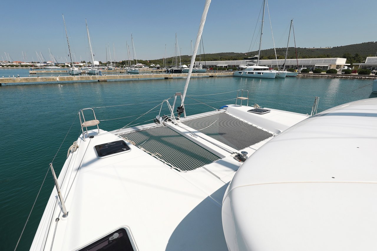 Lagoon 42 - 4 + 2 cab. — photo 5