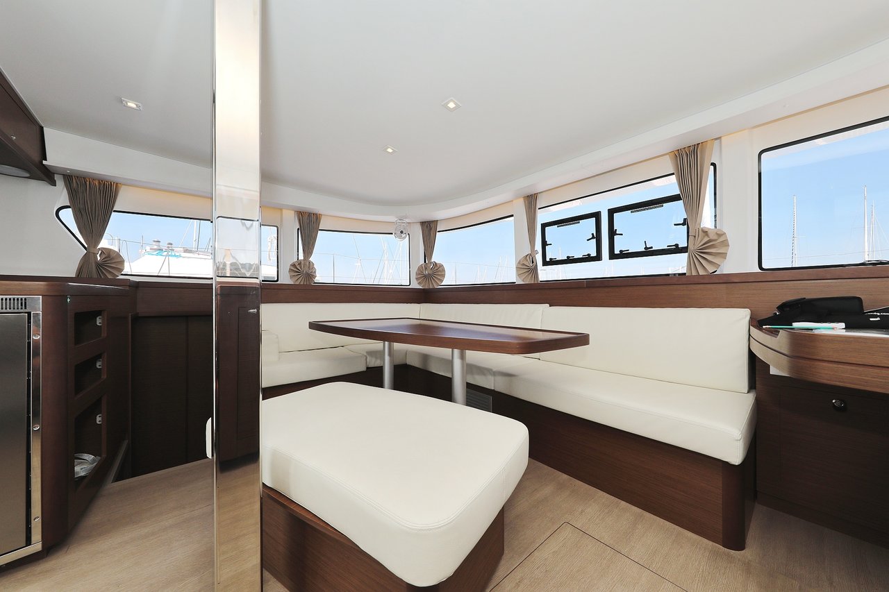 Lagoon 42 - 4 + 2 cab. — photo 17
