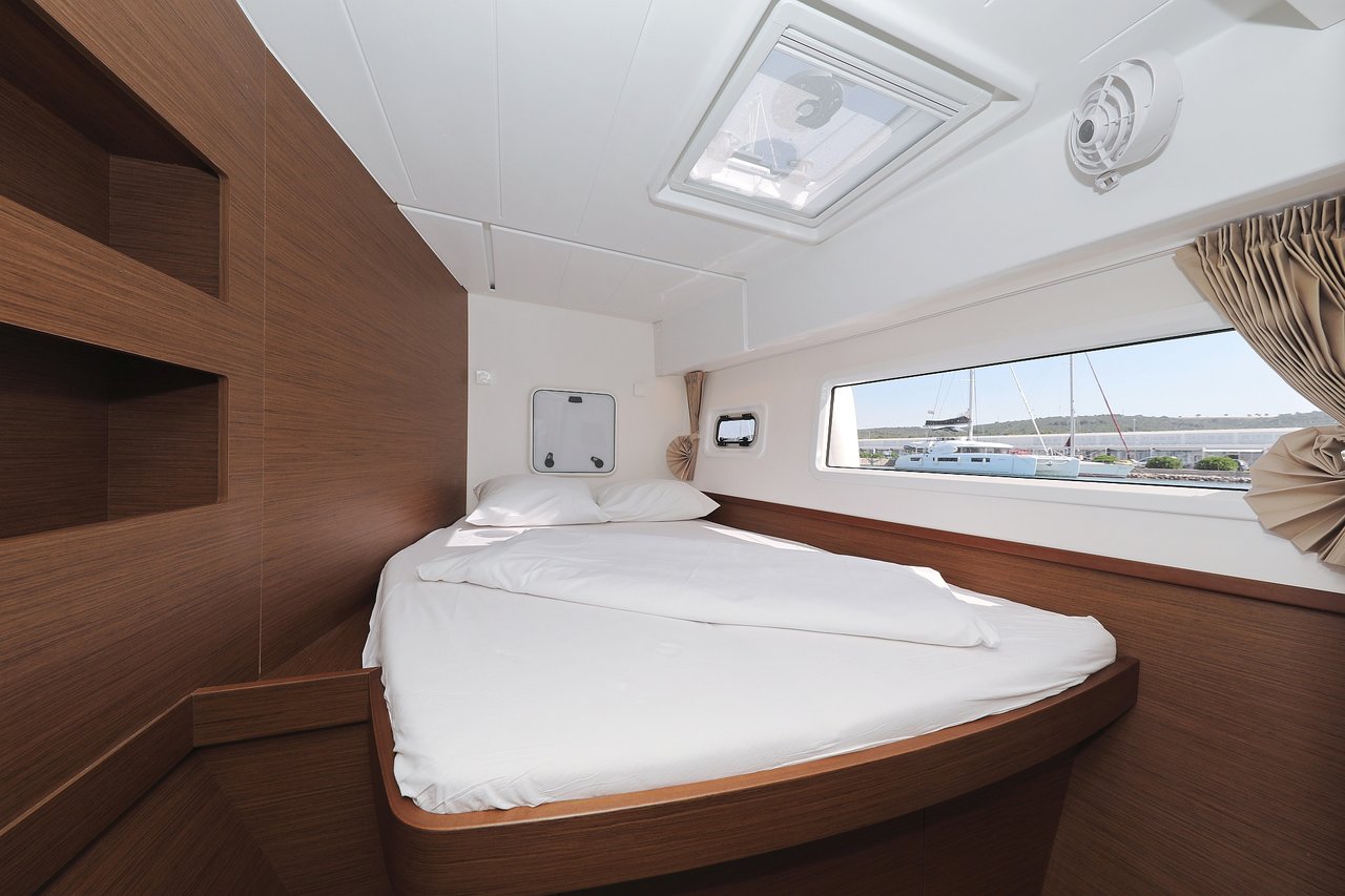 Lagoon 42 - 4 + 2 cab. — photo 21