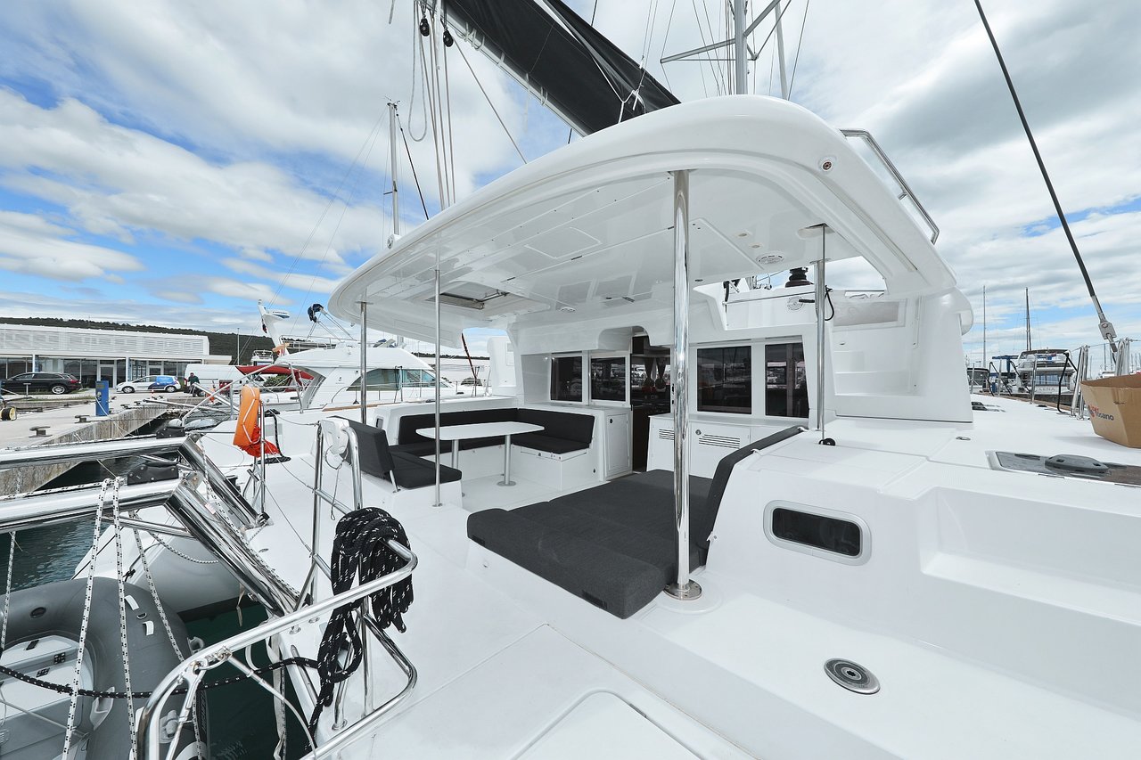 Lagoon 450 F - 4 + 2 cab. — photo 4