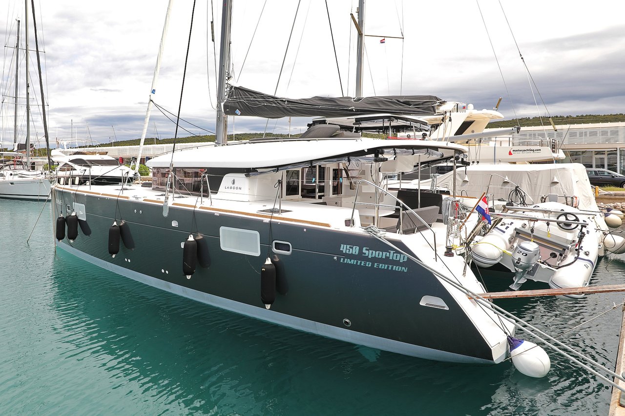 Lagoon 450 - 4 + 2 cab. — photo 3