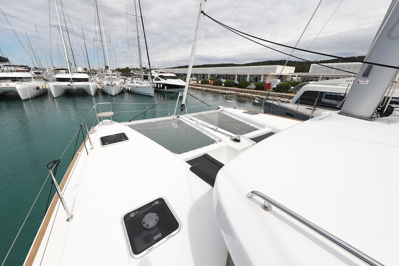 Lagoon 450 - 4 + 2 cab. — photo 11