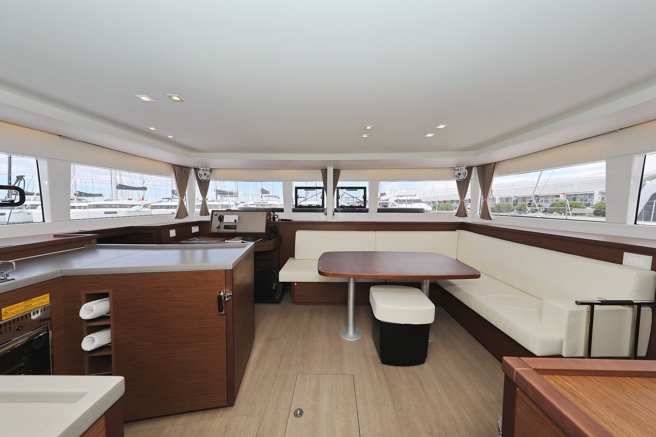 Lagoon 450 - 4 + 2 cab. — photo 13